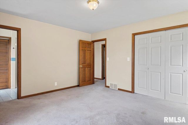 10699 OGDEN Street, Petersburg, IL 62675