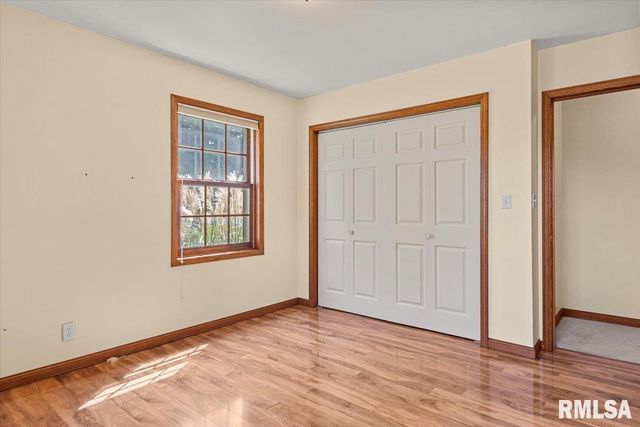 10699 OGDEN Street, Petersburg, IL 62675