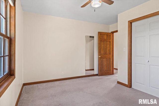 10699 OGDEN Street, Petersburg, IL 62675