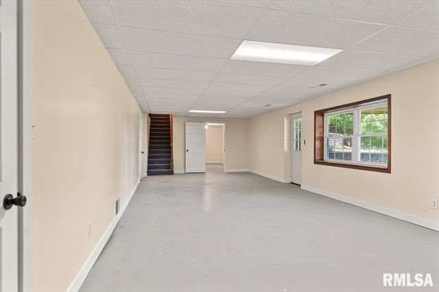 10699 OGDEN Street, Petersburg, IL 62675