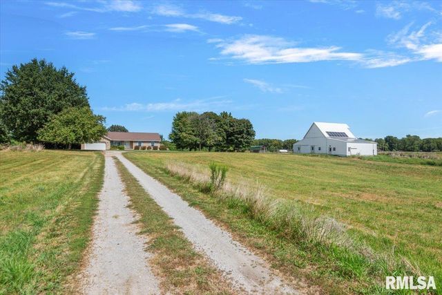 10699 OGDEN Street, Petersburg, IL 62675