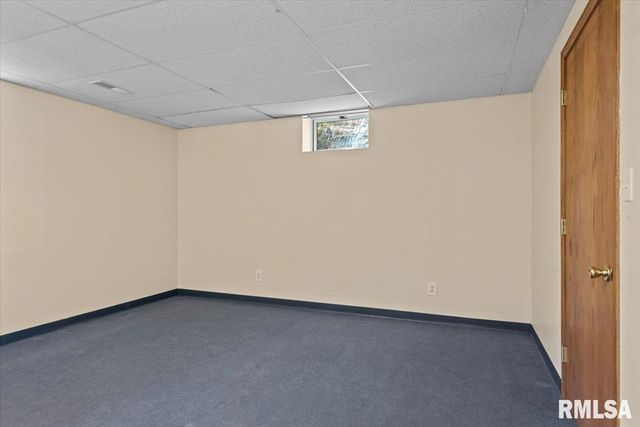 10699 OGDEN Street, Petersburg, IL 62675