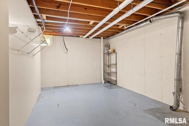 10699 OGDEN Street, Petersburg, IL 62675