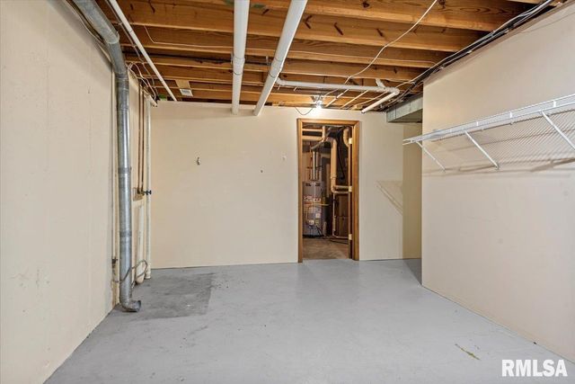 10699 OGDEN Street, Petersburg, IL 62675