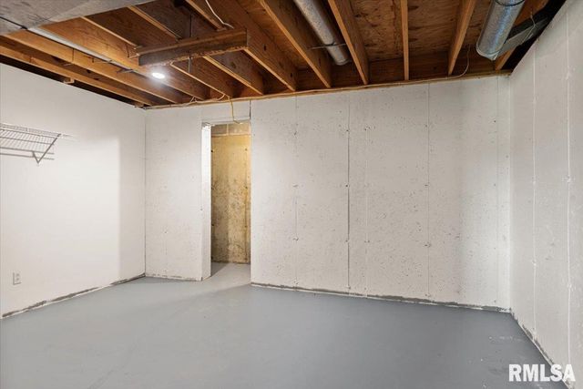 10699 OGDEN Street, Petersburg, IL 62675