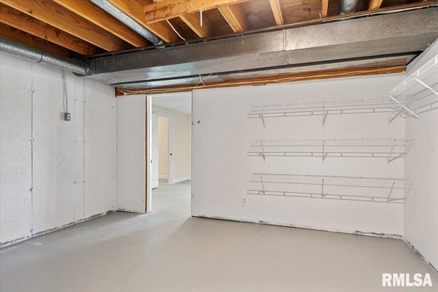 10699 OGDEN Street, Petersburg, IL 62675