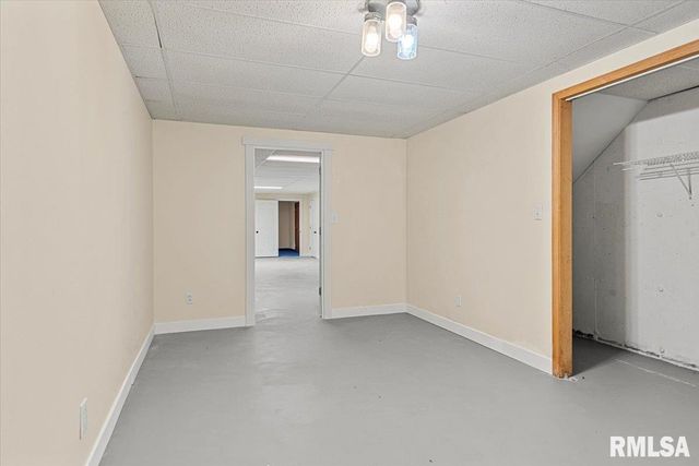 10699 OGDEN Street, Petersburg, IL 62675