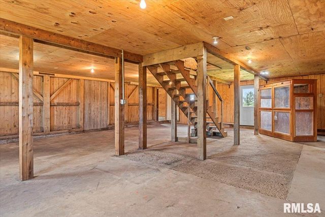 10699 OGDEN Street, Petersburg, IL 62675