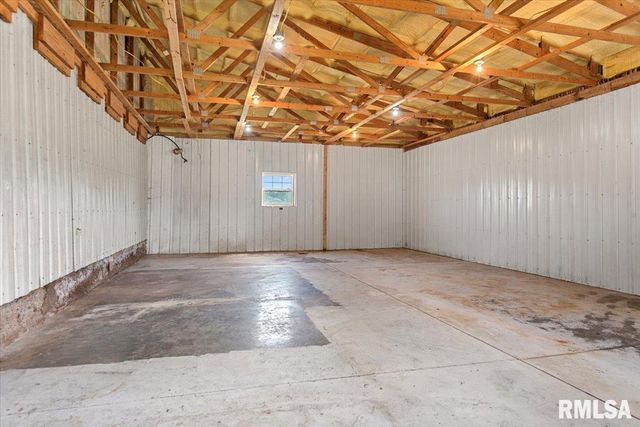 10699 OGDEN Street, Petersburg, IL 62675