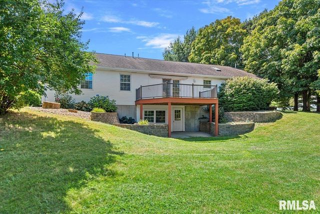 10699 OGDEN Street, Petersburg, IL 62675