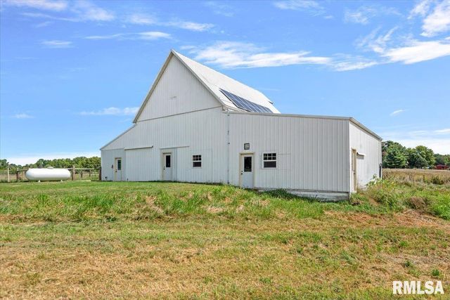 10699 OGDEN Street, Petersburg, IL 62675