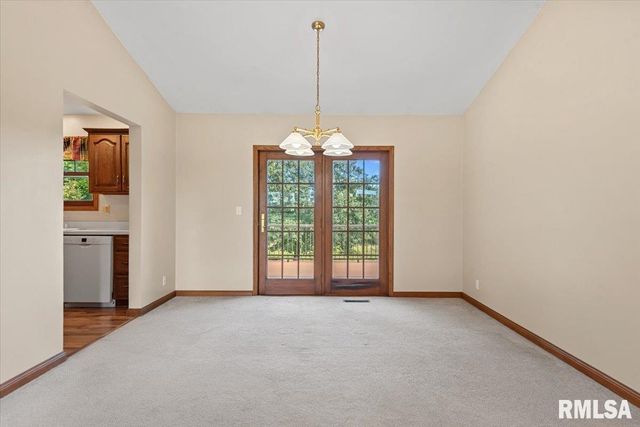 10699 OGDEN Street, Petersburg, IL 62675