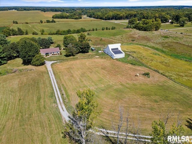 10699 OGDEN Street, Petersburg, IL 62675