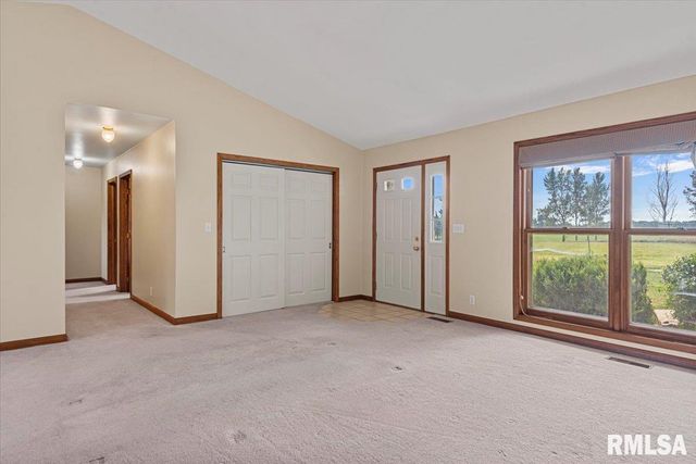 10699 OGDEN Street, Petersburg, IL 62675