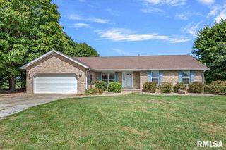 10699 OGDEN Street, Petersburg, IL 62675