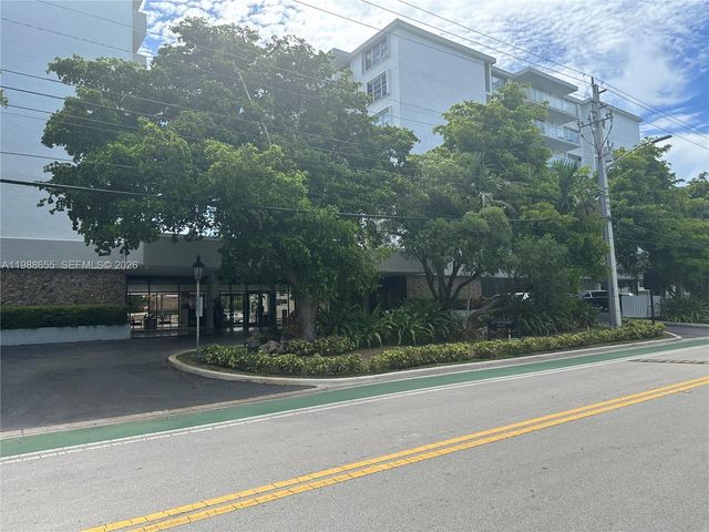 10000 W Bay Harbor Dr PH4, Bay Harbor Islands, FL 33154