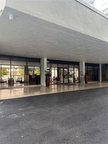 10000 W Bay Harbor Dr PH4, Bay Harbor Islands, FL 33154