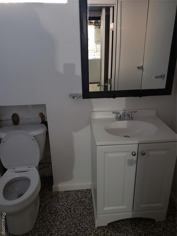 310 N Marias Avenue, Clawson, MI 48017