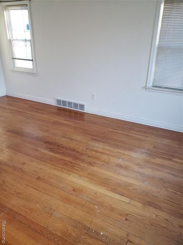 310 N Marias Avenue, Clawson, MI 48017