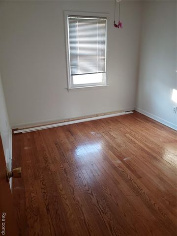 310 N Marias Avenue, Clawson, MI 48017