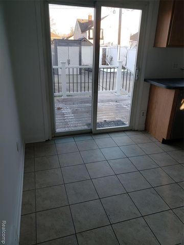 310 N Marias Avenue, Clawson, MI 48017