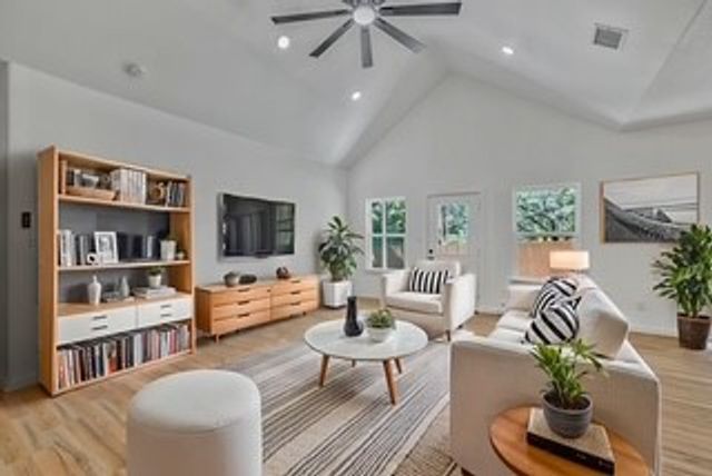 2617 Hillside Drive, Granbury, TX 76048