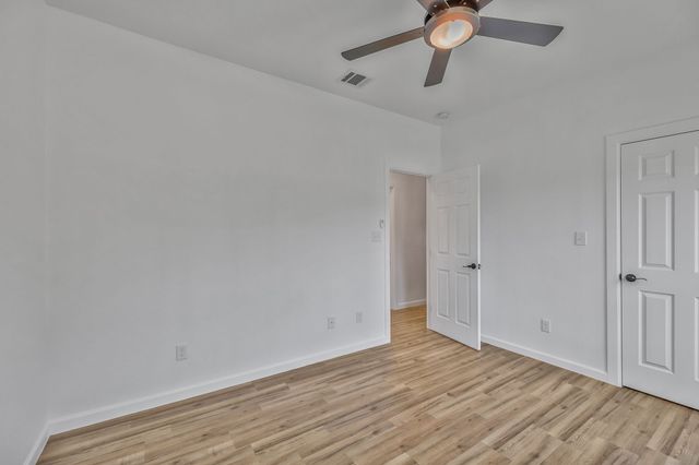 2617 Hillside Drive, Granbury, TX 76048