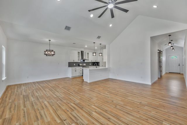 2617 Hillside Drive, Granbury, TX 76048