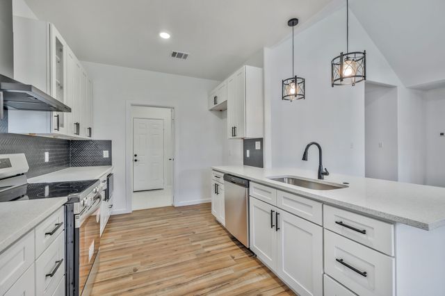 2617 Hillside Drive, Granbury, TX 76048