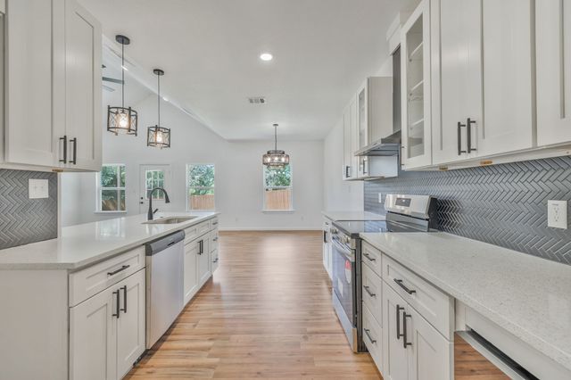 2617 Hillside Drive, Granbury, TX 76048