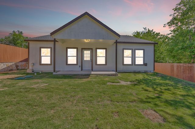 2617 Hillside Drive, Granbury, TX 76048