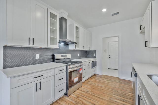 2617 Hillside Drive, Granbury, TX 76048