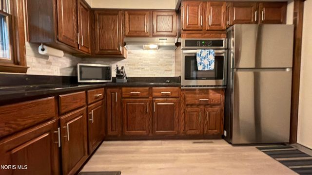 108 Homestead Drive, Rossford, OH 43460