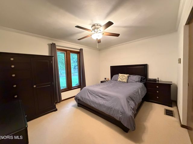 108 Homestead Drive, Rossford, OH 43460