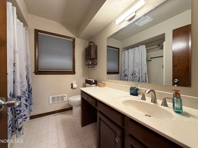 108 Homestead Drive, Rossford, OH 43460