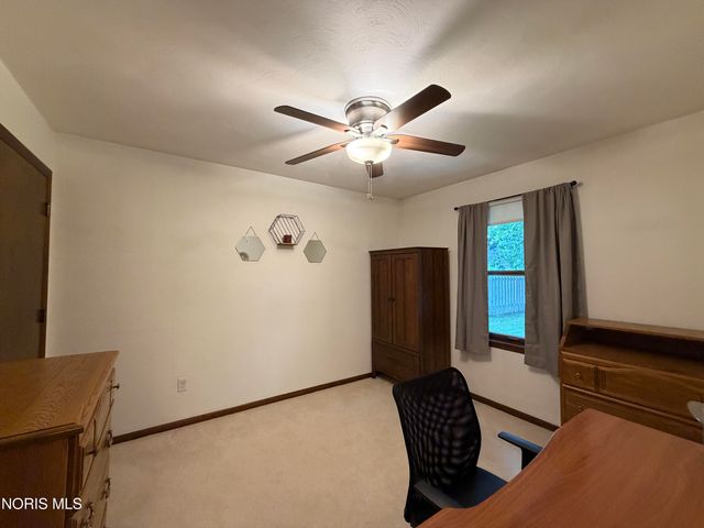 108 Homestead Drive, Rossford, OH 43460