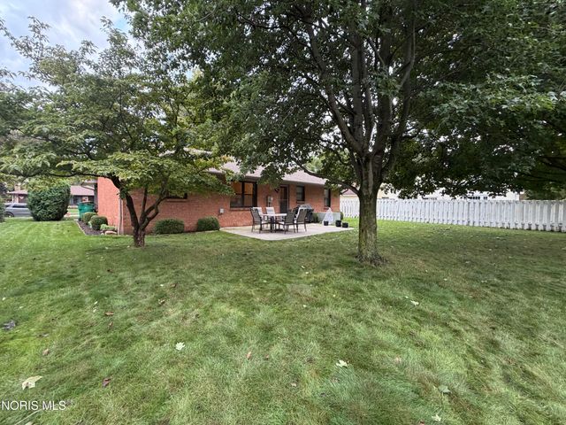 108 Homestead Drive, Rossford, OH 43460