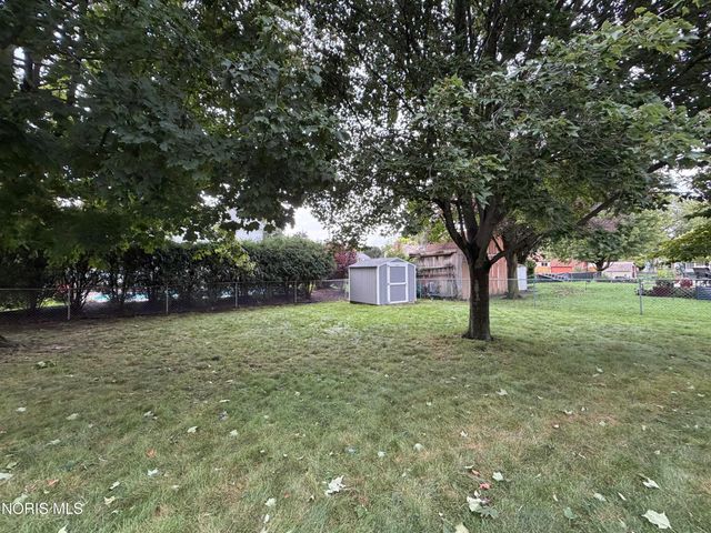 108 Homestead Drive, Rossford, OH 43460