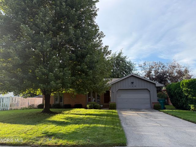 108 Homestead Drive, Rossford, OH 43460