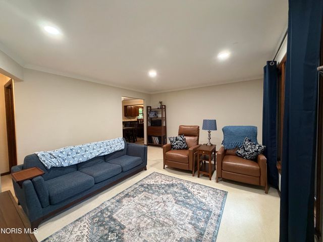 108 Homestead Drive, Rossford, OH 43460