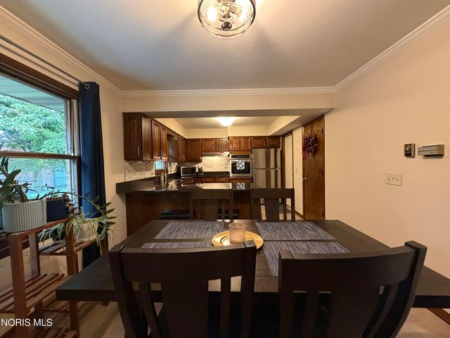 108 Homestead Drive, Rossford, OH 43460