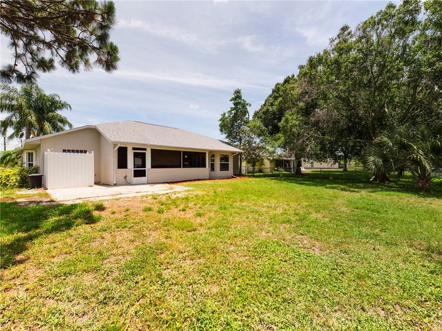 135 Bristol Street, Sebastian, FL 32958
