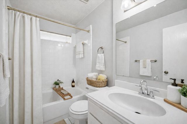 1606 Blossom Creek Court, Houston, TX 77339