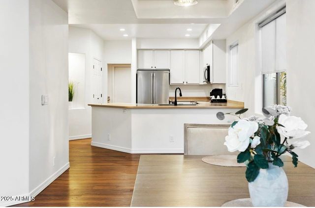 6348 W HILL Lane, Glendale, AZ 85310