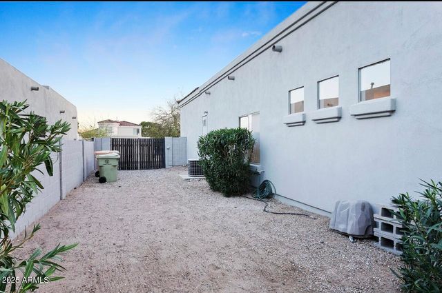 6348 W HILL Lane, Glendale, AZ 85310