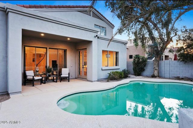 6348 W HILL Lane, Glendale, AZ 85310