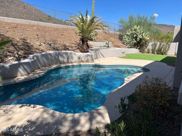 6348 W HILL Lane, Glendale, AZ 85310