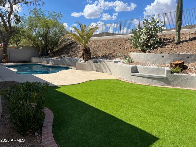 6348 W HILL Lane, Glendale, AZ 85310