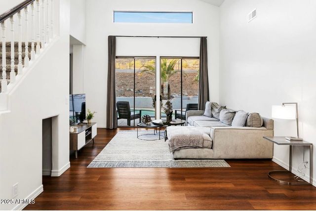 6348 W HILL Lane, Glendale, AZ 85310