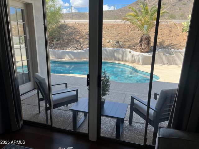 6348 W HILL Lane, Glendale, AZ 85310